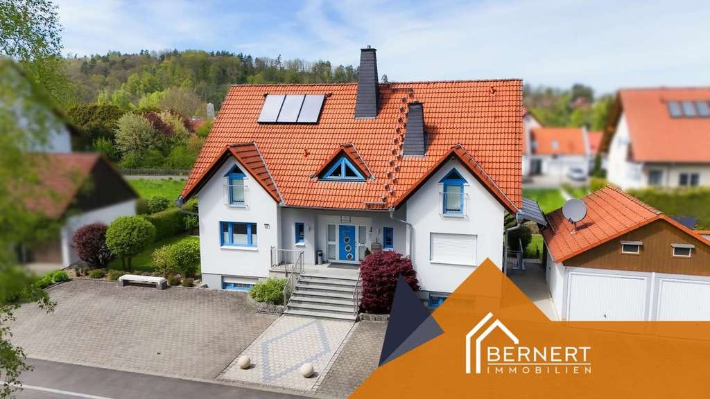 Immobilie in Altenkunstadt - Eindrucksvolles Wohnhaus mit flexiblen Praxisbereich und offener Maisonettewohnung mit Galerie - Bild 0