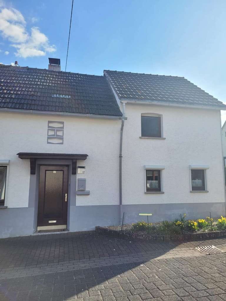 Immobilie in Niederelbert - attraktives Einfamilienhaus in der beschaulichen Gemeinde Niederelbert - Bild 0