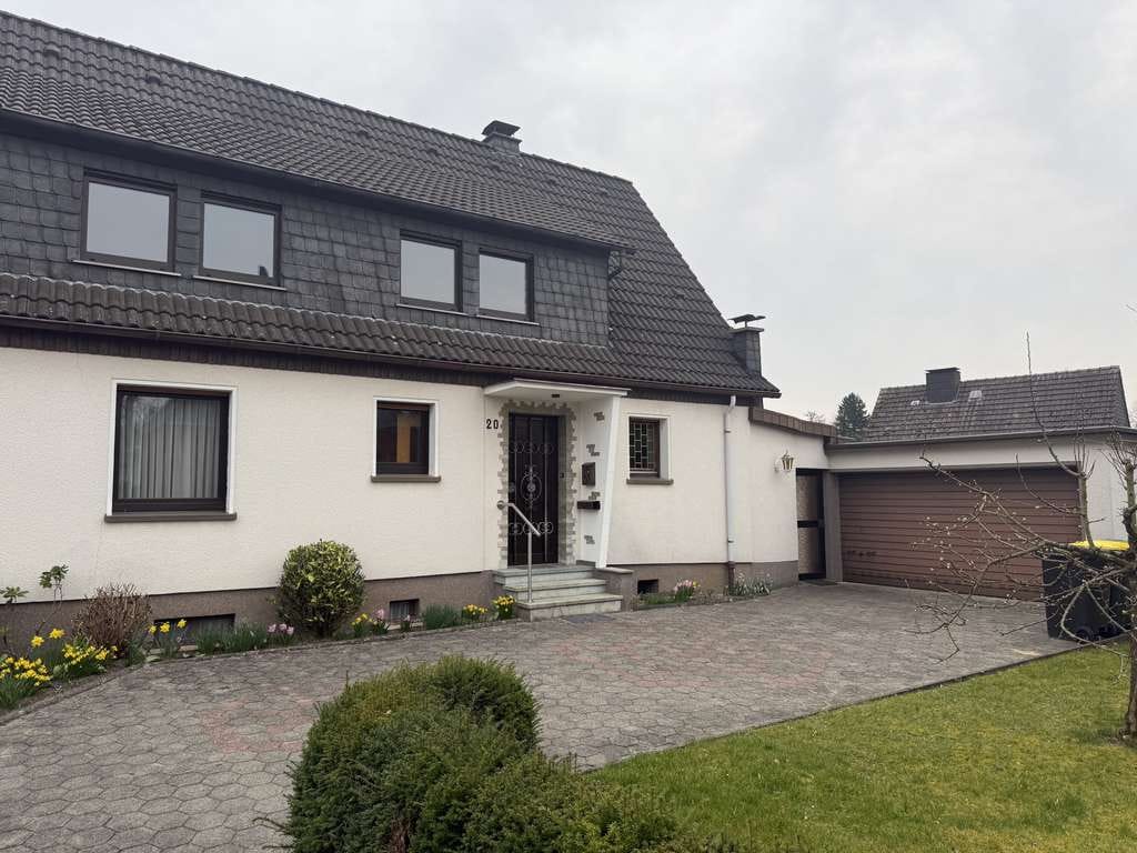 Immobilie in Attendorn - Geräumiges Doppelhaus mit 2 Wohneinheiten in Attendorn - Bild 0