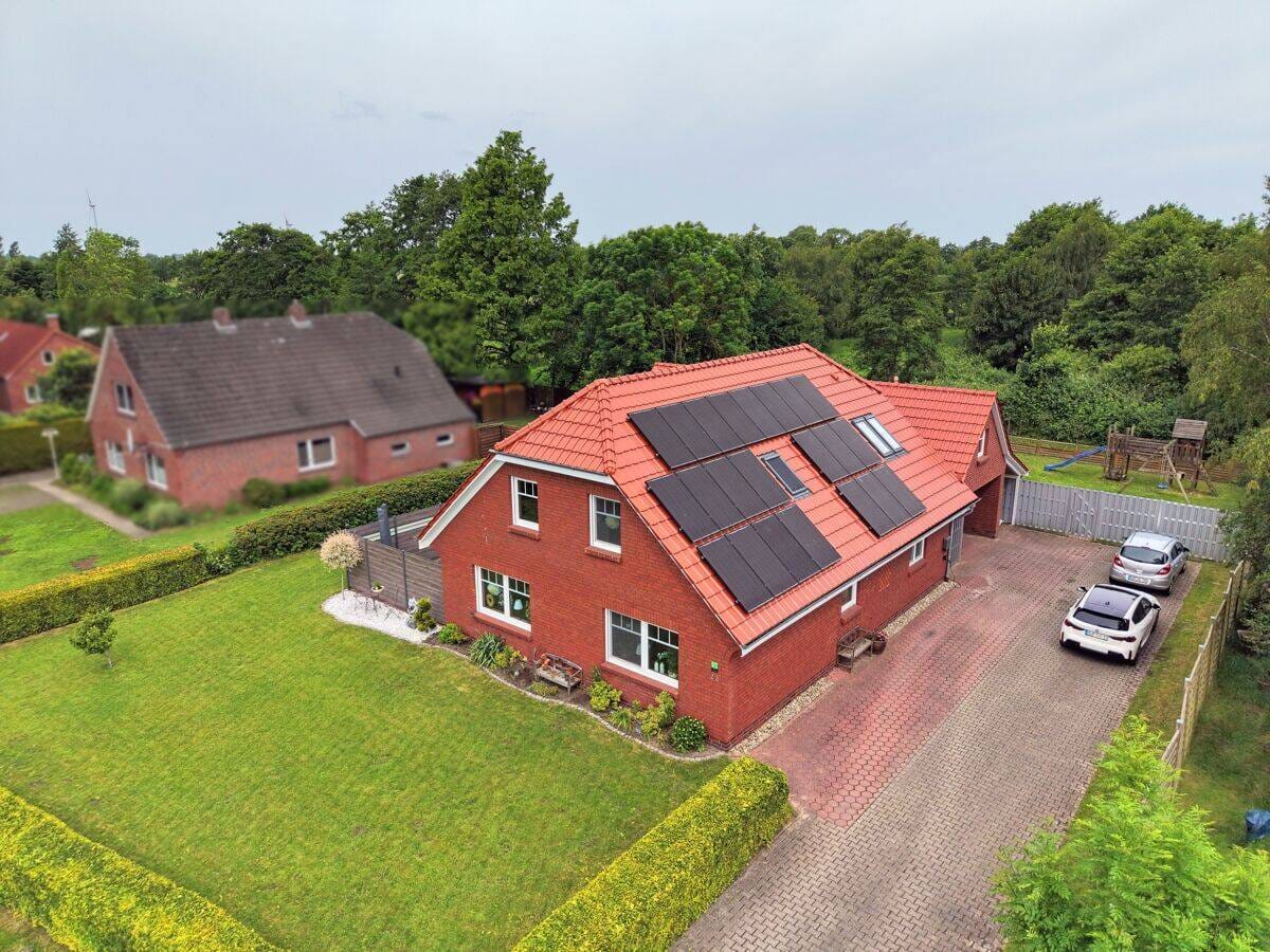 Immobilie in Osteel - Energieeffizient und küstennah: Einfamilienhaus mit Garage, Wärmepumpe und PV-Anlage in Osteel - Bild 2