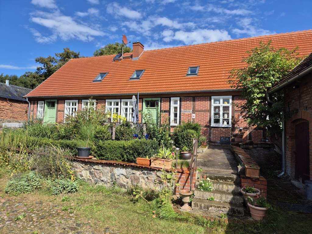 Immobilie in Pirow - Fantastisches Bauernhaus / Vierseiten-Hof mit weitläufigem Garten - Bild 0