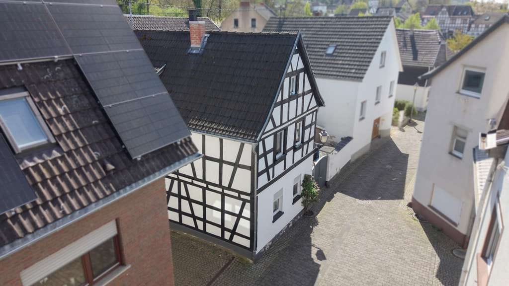 Immobilie in Rheinbreitbach - Solide Kapitalanlage - drei vermietete Wohneinheiten mit Renditepotenzial! - Bild 2