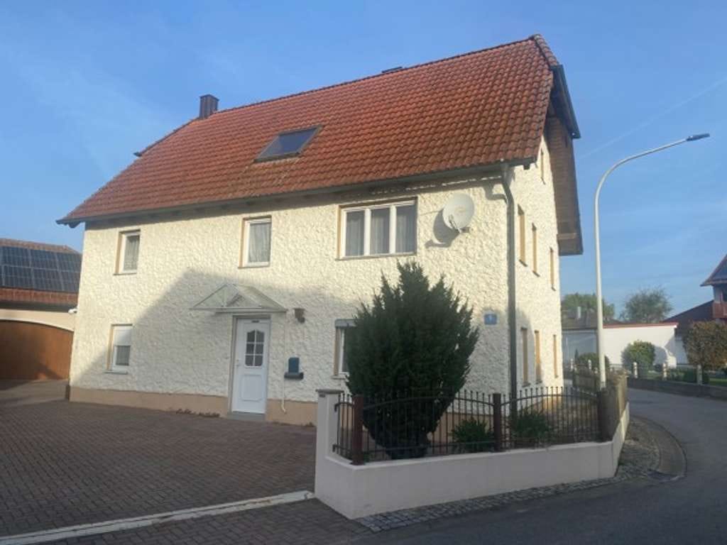 Immobilie in Abensberg - Renovierungsbedürftiges Einfamilienhaus in Abensberg - Pullach - Bild 0