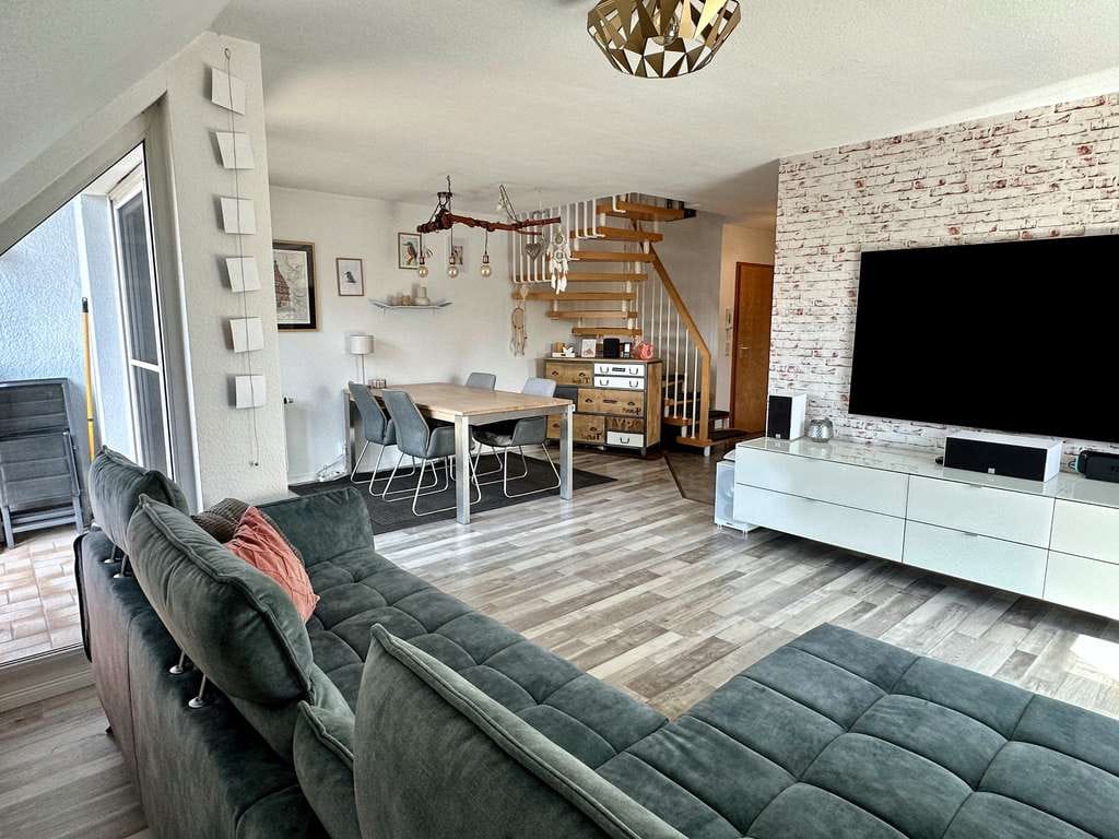 Immobilie in Burgstetten - Lichtdurchflutete 4-Zimmer Maisonette Wohnung mit Südbalkon in Burgstetten - Bild 0