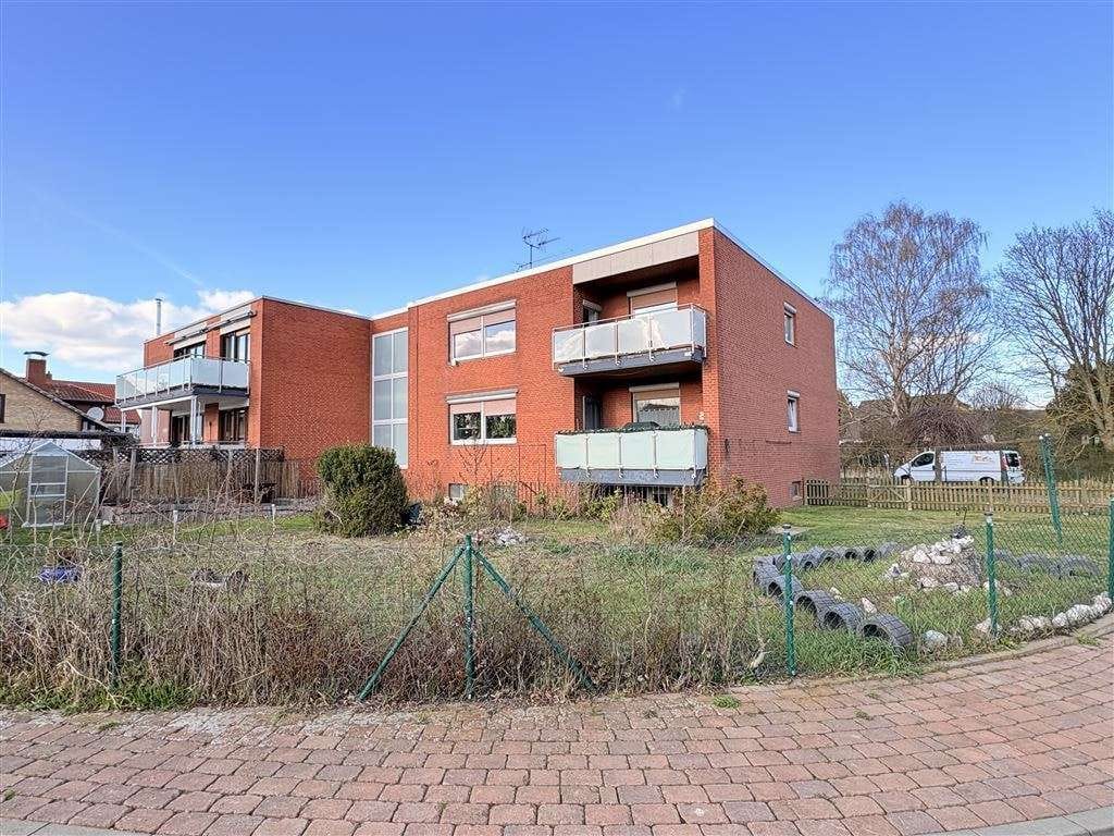 Immobilie in Baddeckenstedt - Mietjuwel mit Gartenidylle – 4-Zimmer-Wohnung in Baddeckenstedt - Bild 1