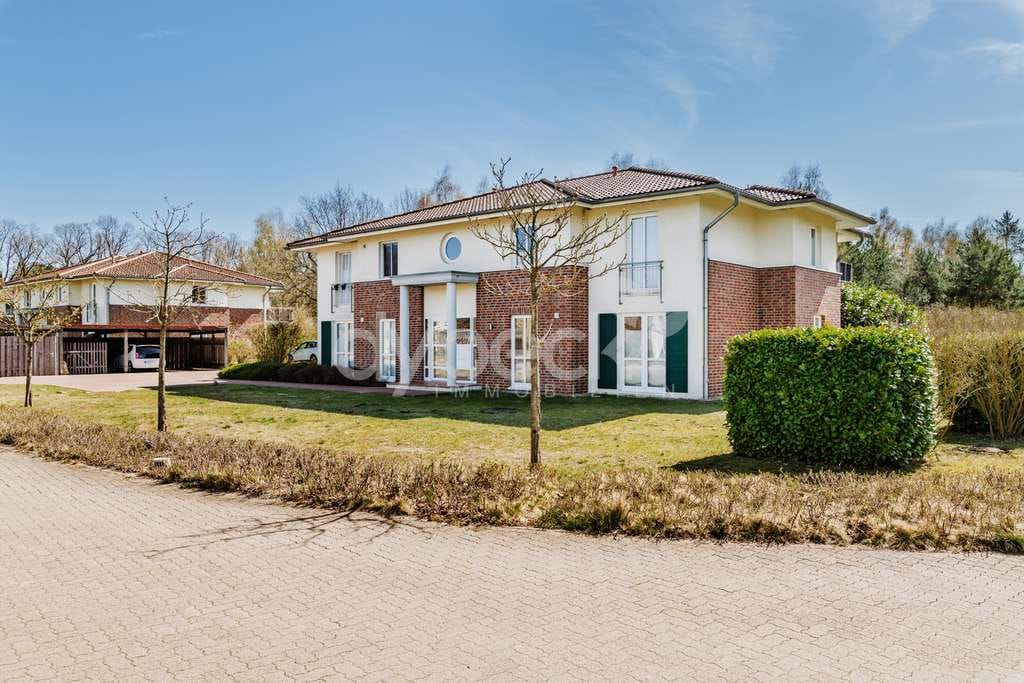 Immobilie in Adendorf - Vollvermietetes Investment mit Entwicklungspotenzial am Golfplatz von Adendorf - Bild 2