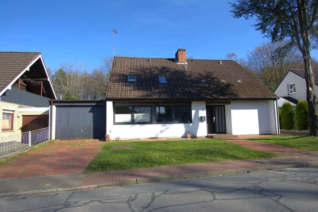 Immobilie in Albersdorf - Natur direkt hinter dem Haus – Einfamilienhaus in ruhiger Wohnlage - Bild 0