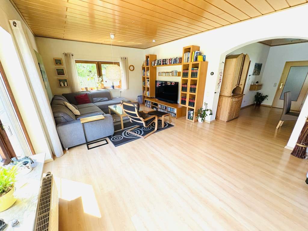 Immobilie in Neckarbischofsheim - Zwei Häuser zum Preis von Einem in ruhiger Feldrandlage von Neckarbischofsheim - Bild 4