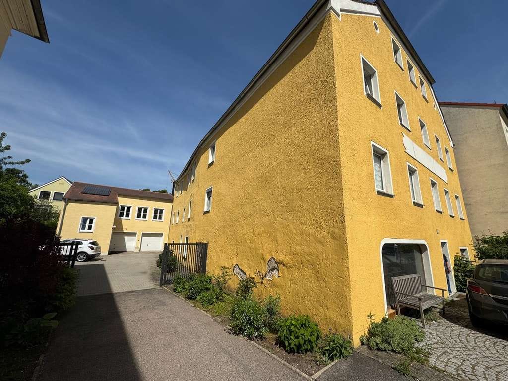 Immobilie in Beratzhausen - Provisionsfrei - Historisches Mehrfamilienhaus in Ortsmitte mit 780 qm² Garten - Bild 3