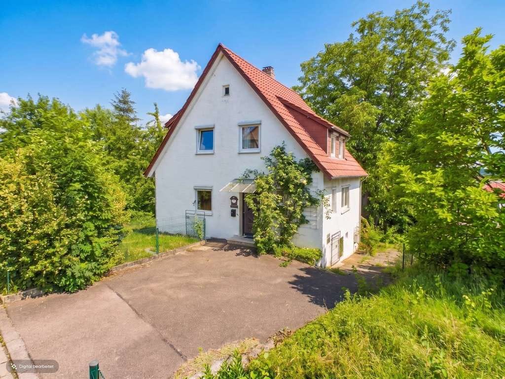 Immobilie in Herbrechtingen - Sanierungs- oder Abrissobjekt: Zweifamilienhaus auf ca. 800 m² Grundstück mit Fernblick - Bild 0