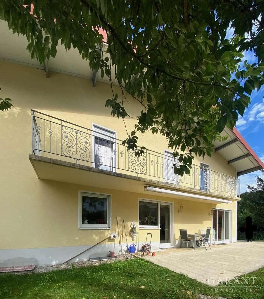 Immobilie in Biberbach - Wohnhaus mit Büro, Werk-/Lagerhalle und Baugrund mit Entwicklungspotenzial! - Bild 0