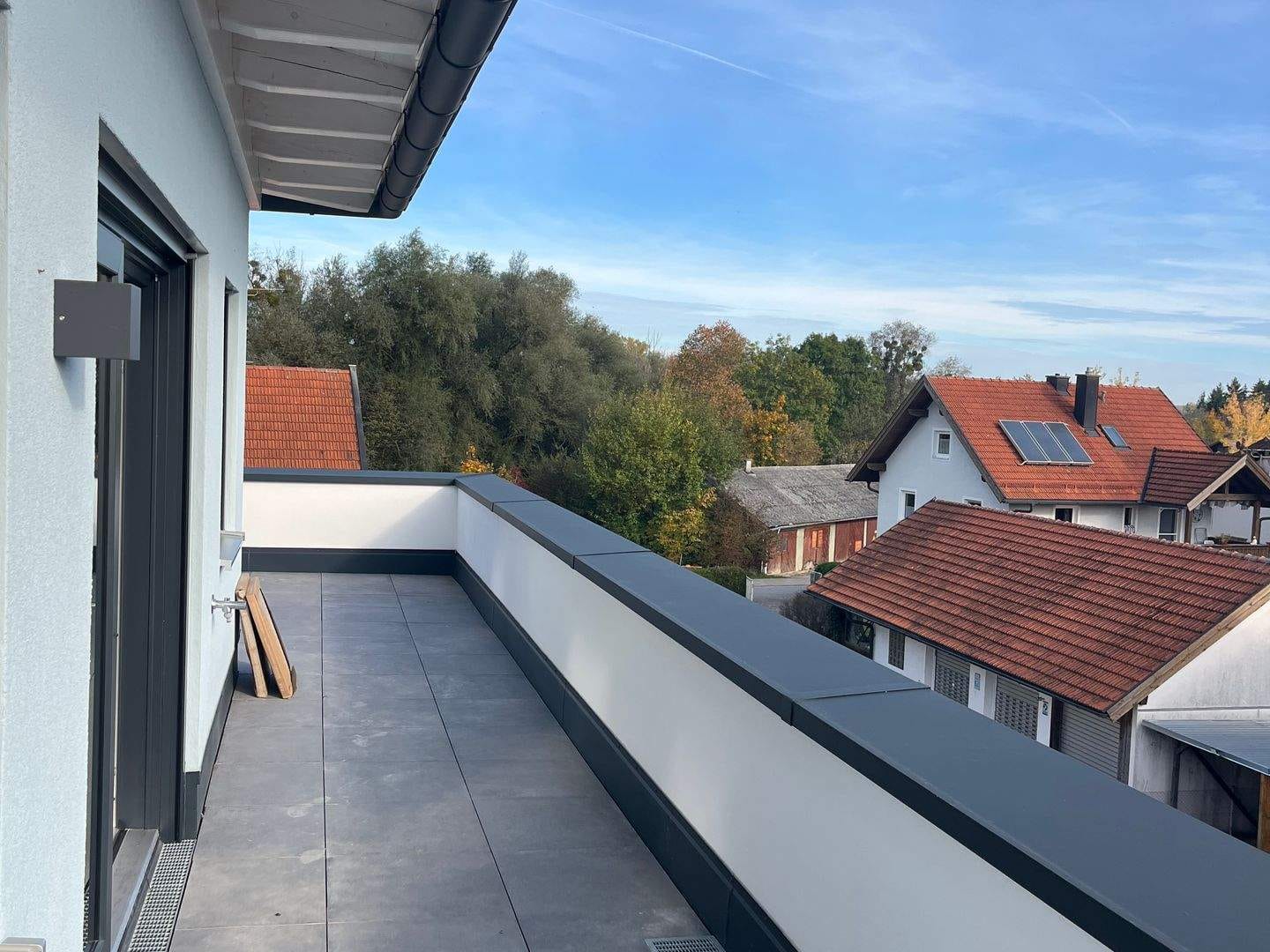 Immobilie in Tittmoning - Musterwohnung Deluxe. Neu + bezugsfertig! 3-Zi.-Penthouse + Dachterrasse + Lift + XXL TG. - Bild 0