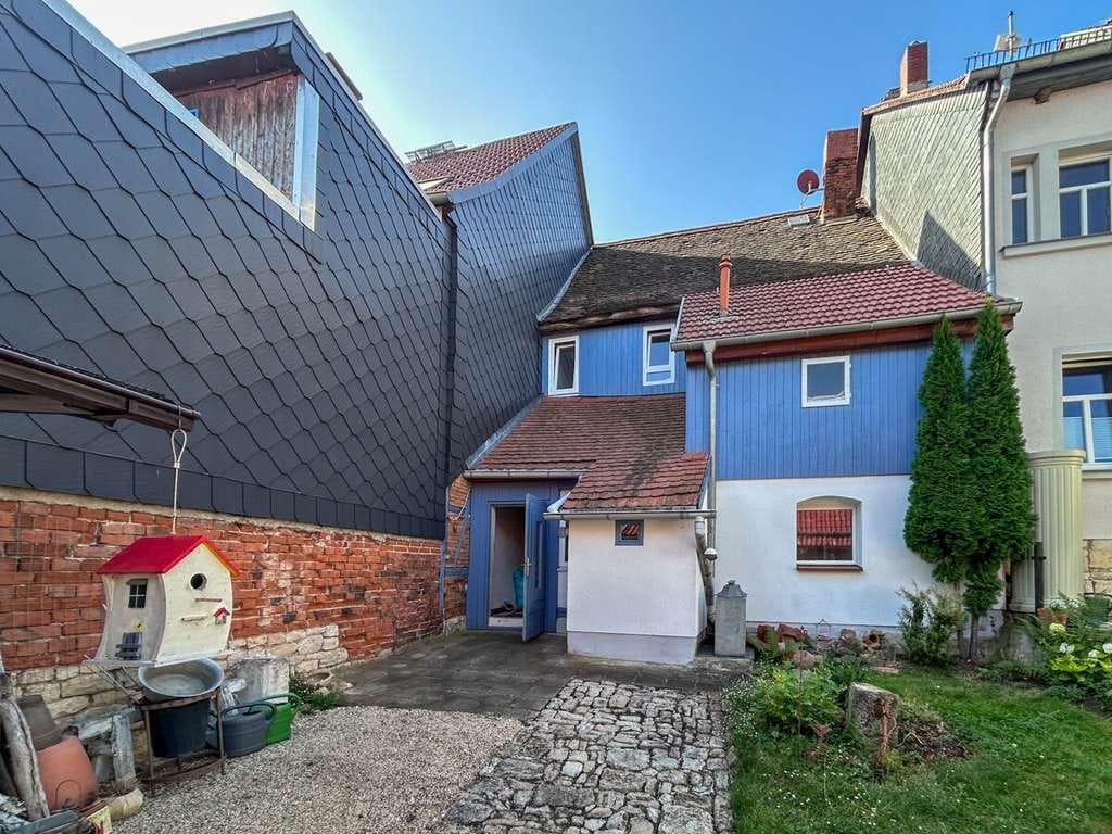 Immobilie in Dornburg-Camburg - Wachgeküsst: Historisches Haus am Markt wartet auf neuen Glanz - Bild 1