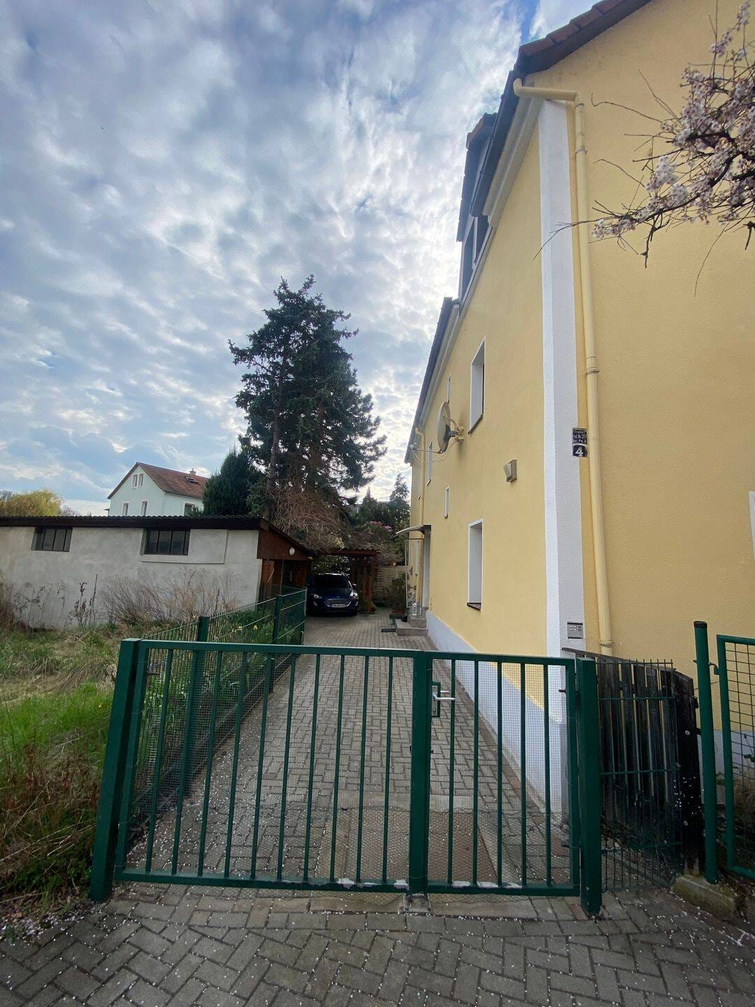 Immobilie in Freital - 2/3 Familienhaus mit Garage und Garten - Bild 4