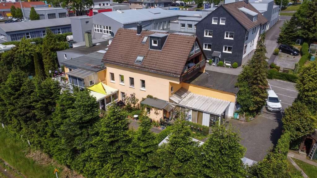 Immobilie in Remscheid - Investoren aufgepasst: Vollvermietetes Ensemblehaus mit Wintergarten & Ausgebautem Dachboden - Bild 2