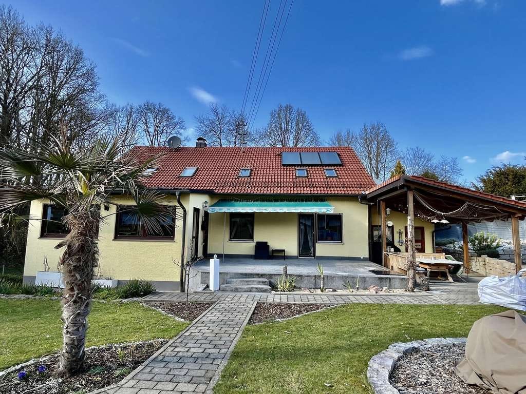 Immobilie in Landensberg - Charmantes Einfamilienhaus mit ELW in Glöttweng - Bild 1
