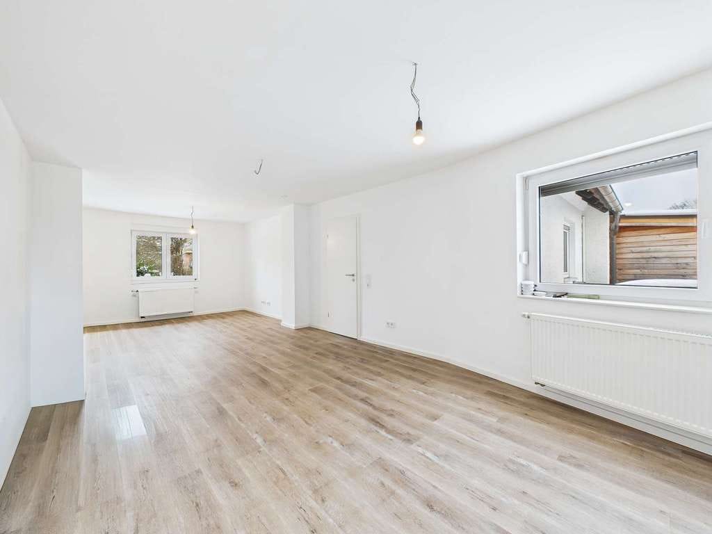 Immobilie in Amberg - Letzte Chance - Großzügiges Modernisiertes Reihenmittelhaus mit 6 Zimmern in familiärer Lage! - Bild 4