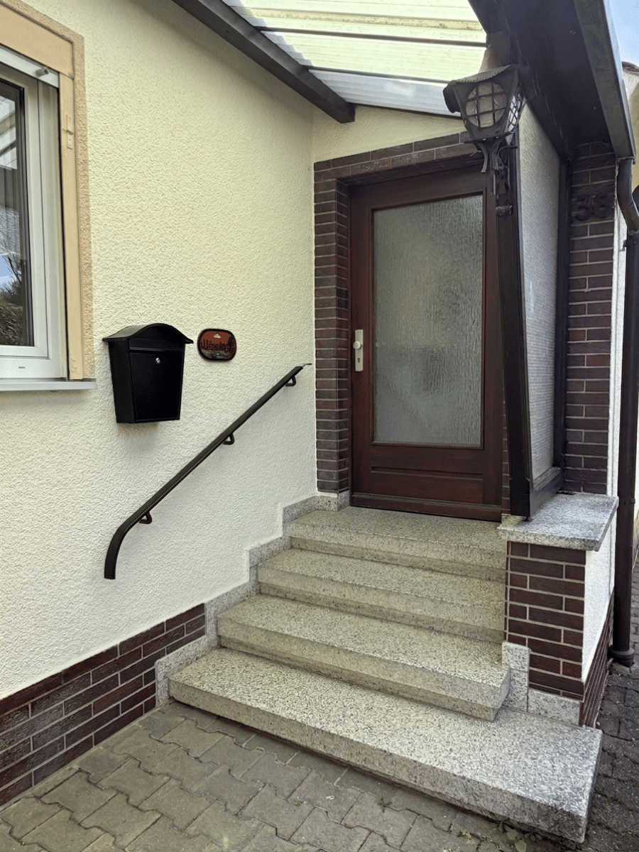 Immobilie in Treuchtlingen - Doppelhaus mit Garten und Garagen - Bild 3