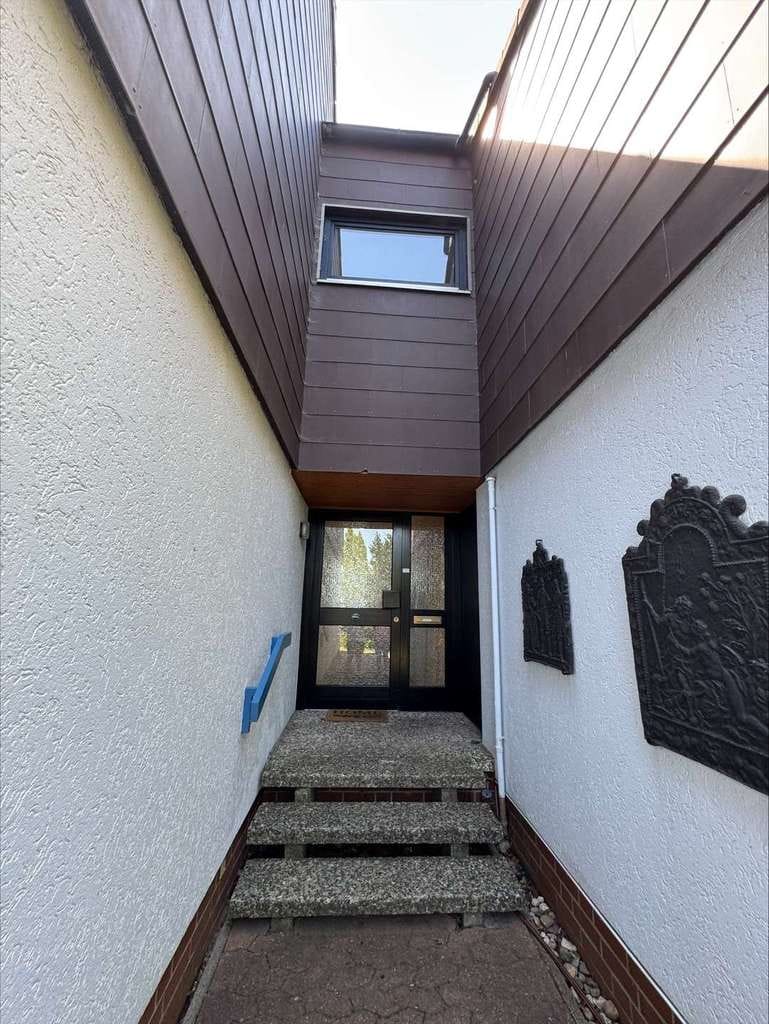 Immobilie in Wennigsen (Deister) - Wennigsen-Bredenbeck: Ansprechendes Reihenendhaus in unverbaubarer Lage am Regenrückhaltebecken! - Bild 4