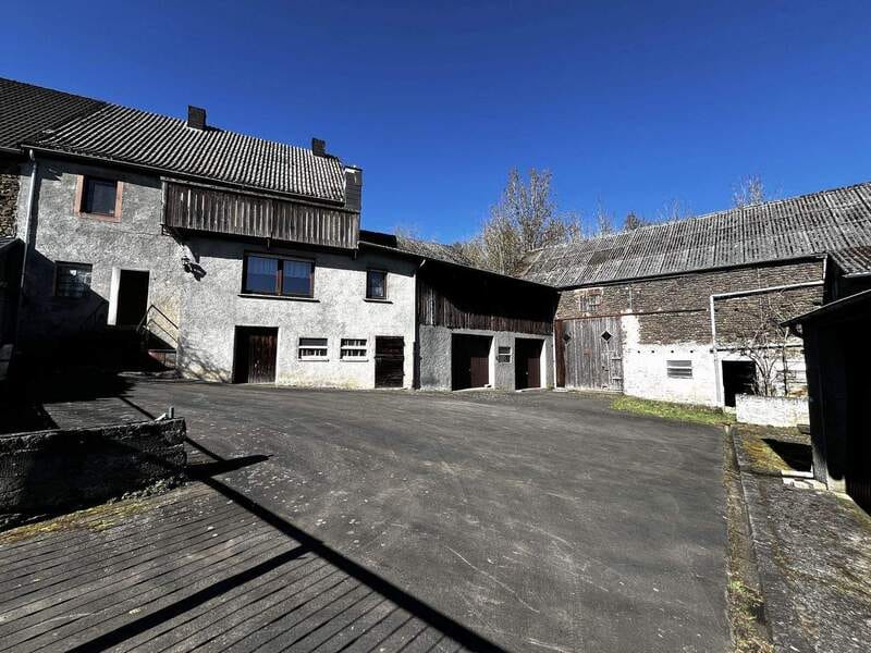 Immobilie in Oberstadtfeld - NÜRBURGRING !!! Bauernhaus *Einfamilienhaus * Oberstadtfeld * Daun * Hillesheim *Tierhaltung* Scheune*Stall* Nahe A1/B421** EFH/MFH/ZWH * Büro * Praxi - Bild 0