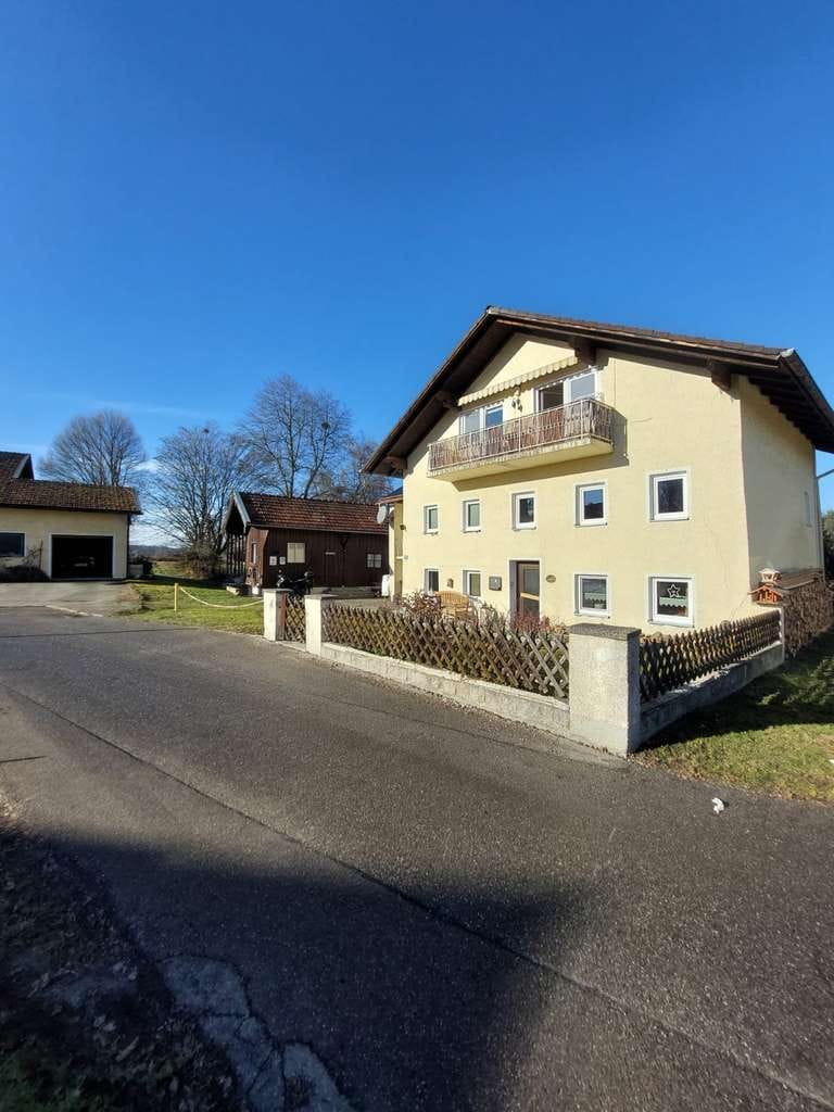 Immobilie in Fridolfing - * Gelegenheit für Investoren: Saniertes & modernisiertes Mehrfamilienhaus Nähe Waginger See - Bild 1