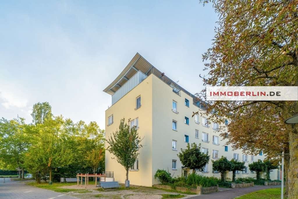 Immobilie in Schönefeld - IMMOBERLIN.DE - Top-Investment! 4 Vermietete Dachgeschoss Wohnungen inklusive Garagen - Bild 1
