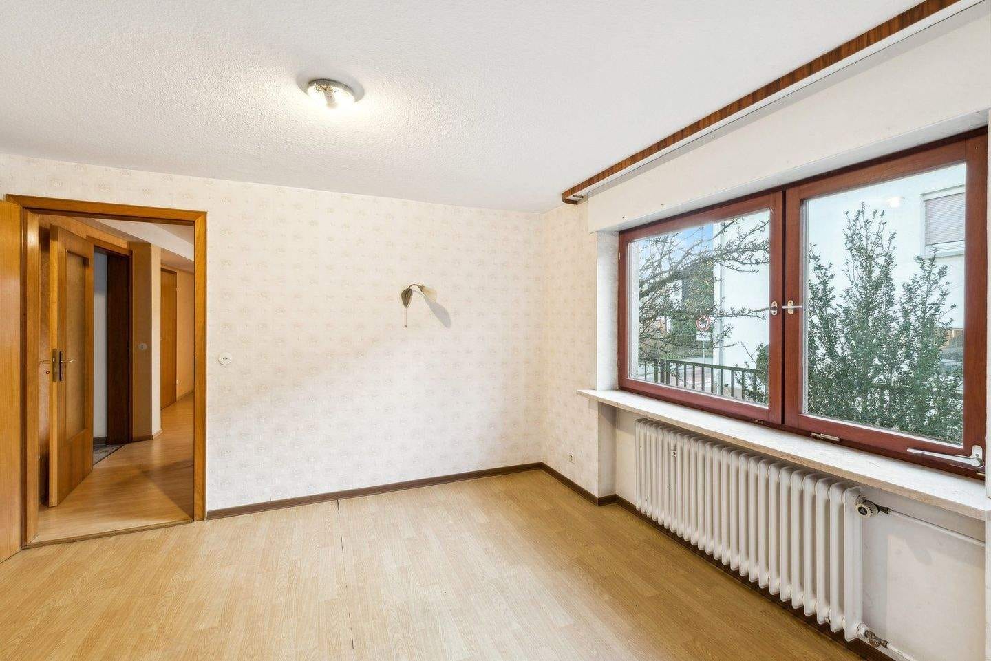 Immobilie in Grävenwiesbach - Einfamilienhaus mit großzügigem Platzangebot in Grävenwiesbach - Bild 4