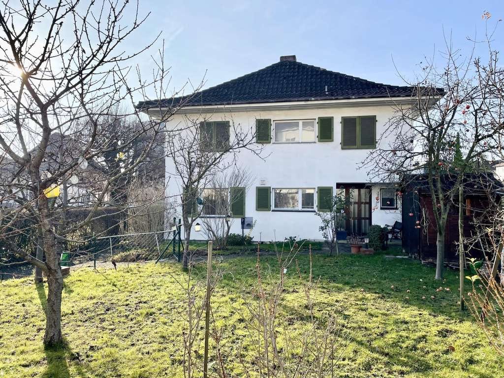 Immobilie in Grenzach-Wyhlen - Perfekt für die große Familie: Stadtvilla mit viel Potenzial in Grenzach-Wyhlen - Bild 1