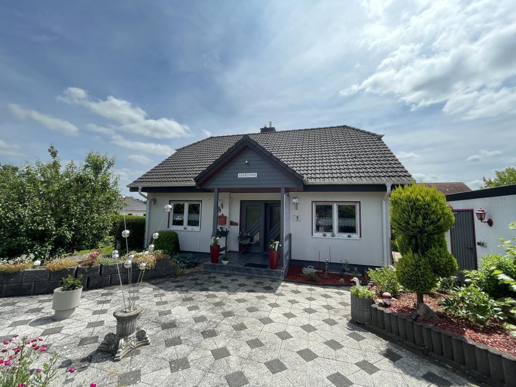 Immobilie in Calden - Einfamilienhaus freistehend in Calden (Westuffeln) - Bild 0