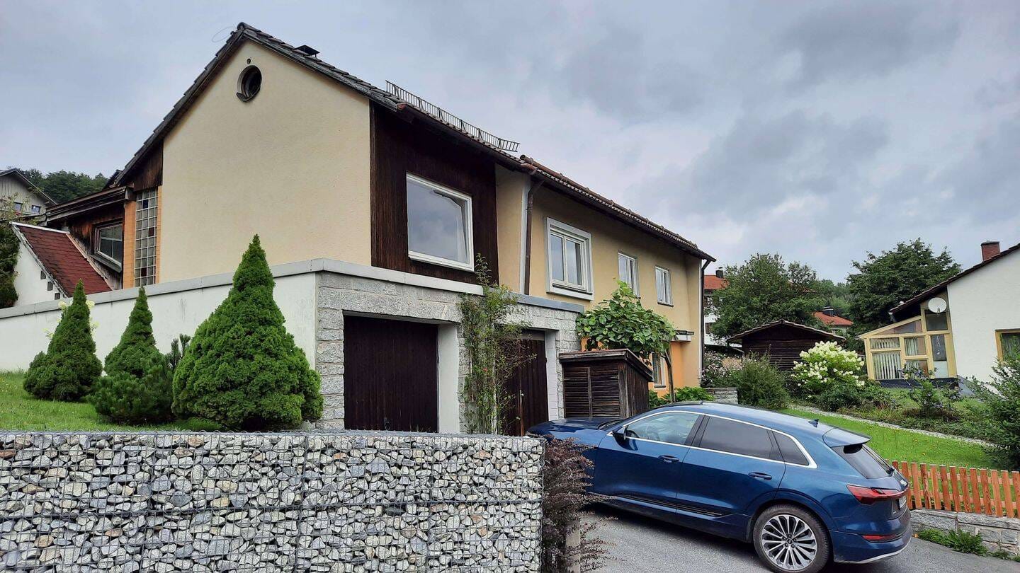 Immobilie in Freyung - Toplage! Bungalow mit Einliegerwohnung, 275 m² Wohnfläche für nur € 265.000,-- - Bild 4