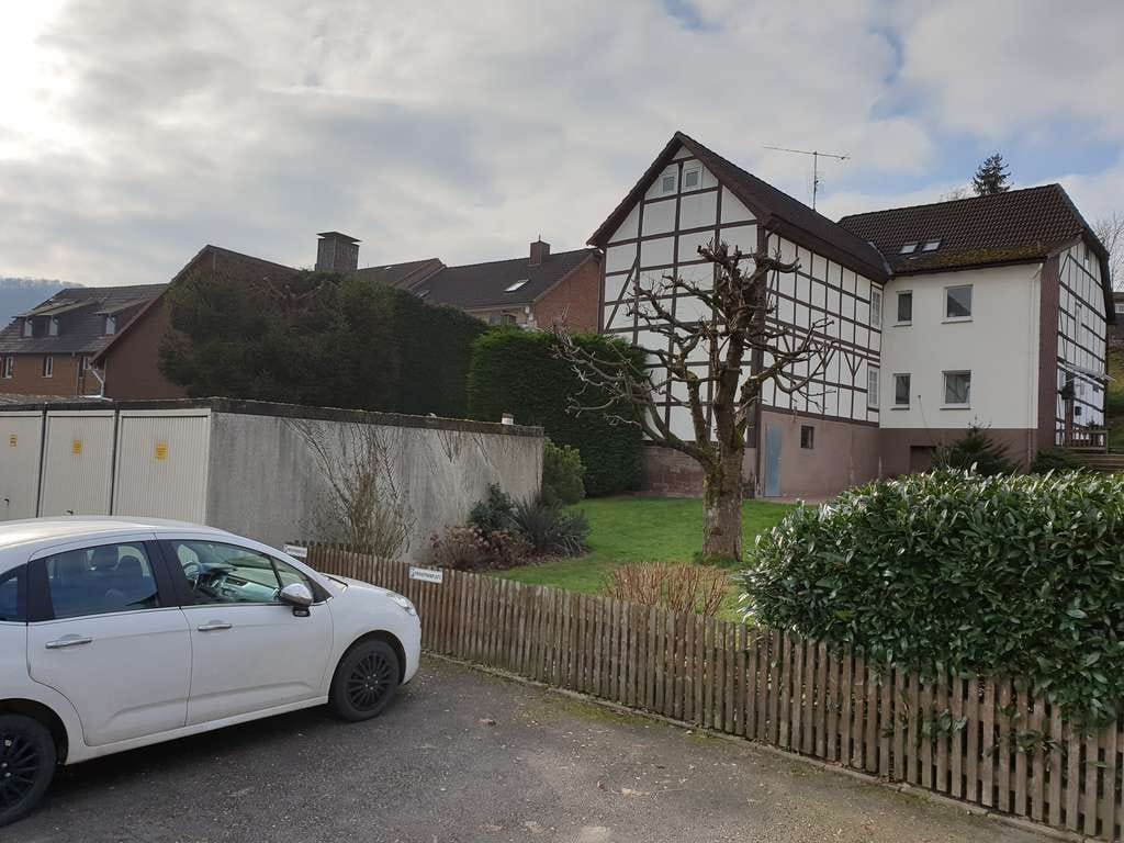 Immobilie in Eschershausen - Großzügige 5-Zimmer-Wohnung mit Terassen, Garagen und Stellplätzen in Eschershausen - Bild 4