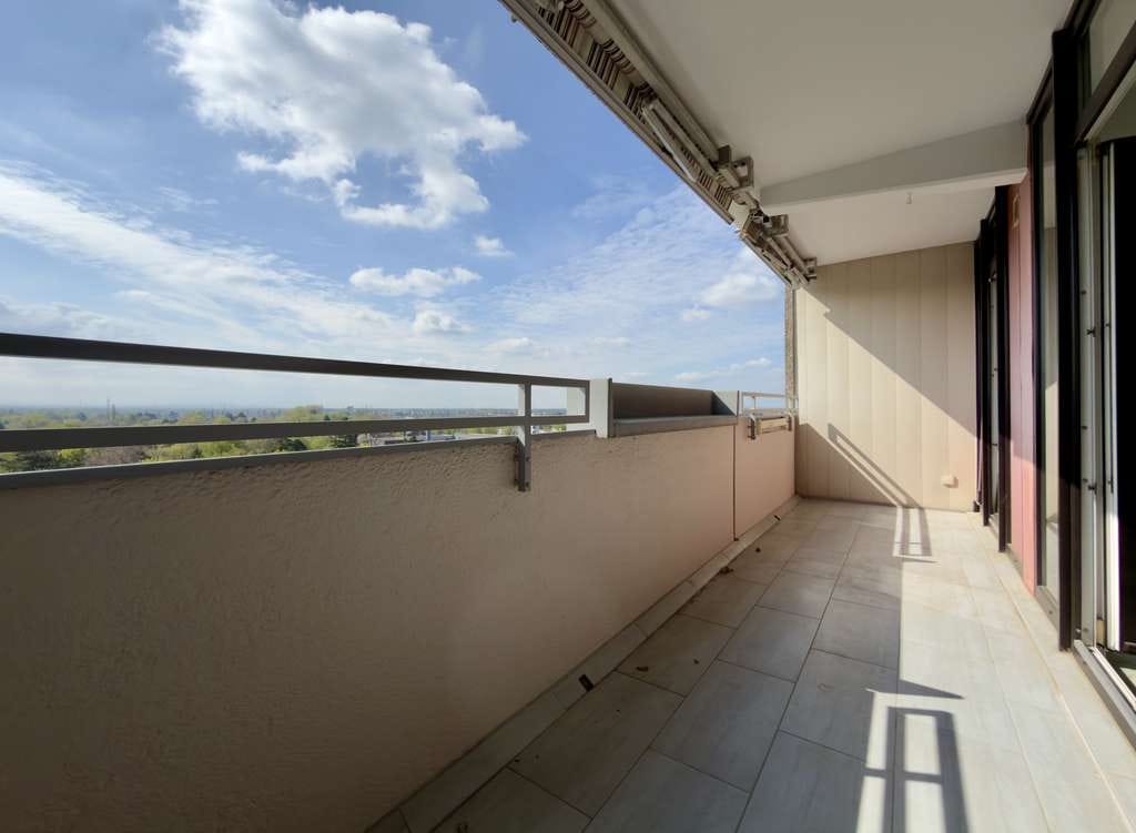 Immobilie in Langen - Wohnen über den Dächern von Langen: 4 Zimmer mit Südbalkon und Stellplatz - Bild 2