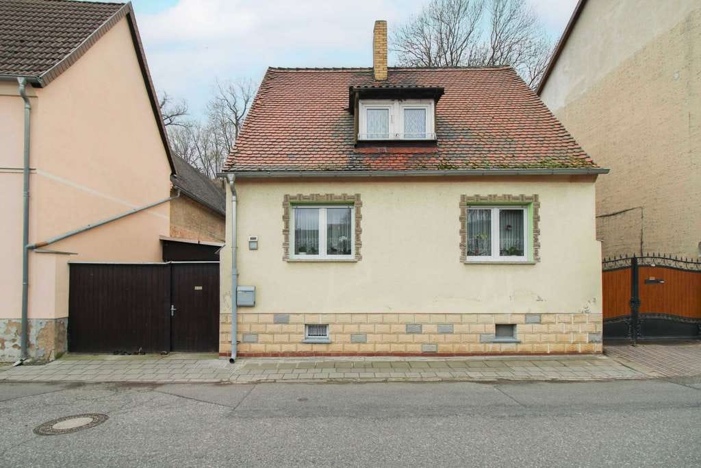 Immobilie in Mücheln (Geiseltal) - Für Tatkräftige: Gestaltbares EFH in Feldrandlage - Bild 0