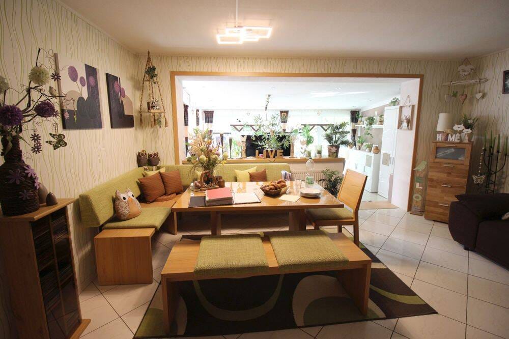 Immobilie in Bad Berneck im Fichtelgebirge - Modernisierte Wohnung mit Wintergarten und Terrasse in Bad Berneck - Bild 3