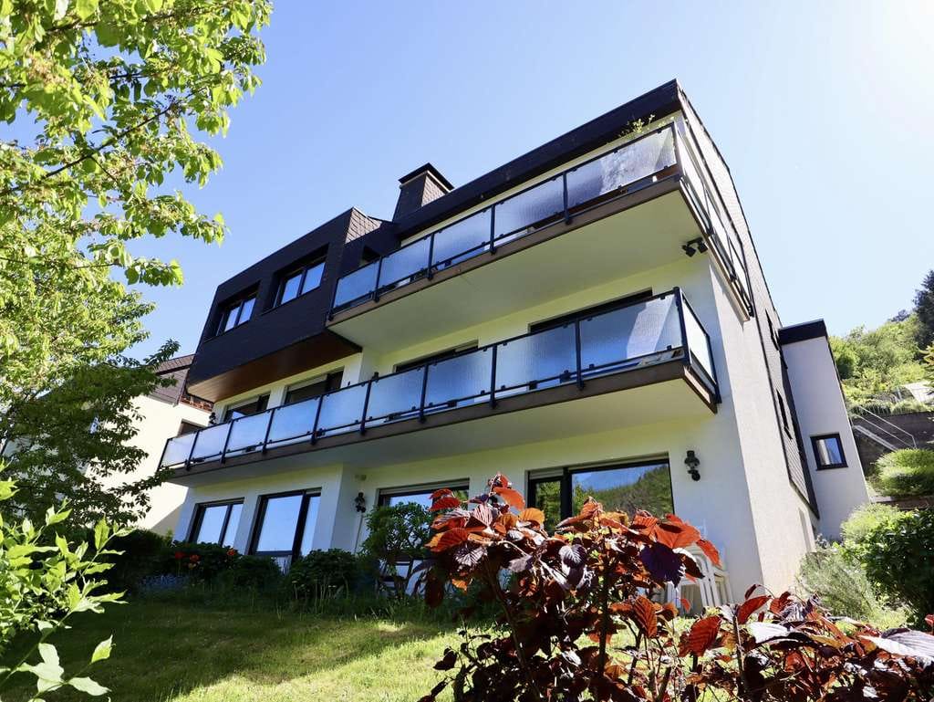 Immobilie in Cochem - Großzügiges Einfamilienwohnhaus mit Moselblick in ruhiger Wohnlage - Bild 0
