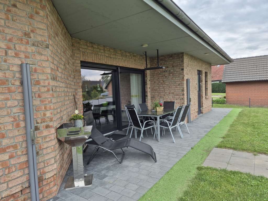Immobilie in Woldegk - Modernes Einfamilienhaus im Bungalowstil mit Sauna, Kamin & großem Grundstück in Woldegk - Bild 2