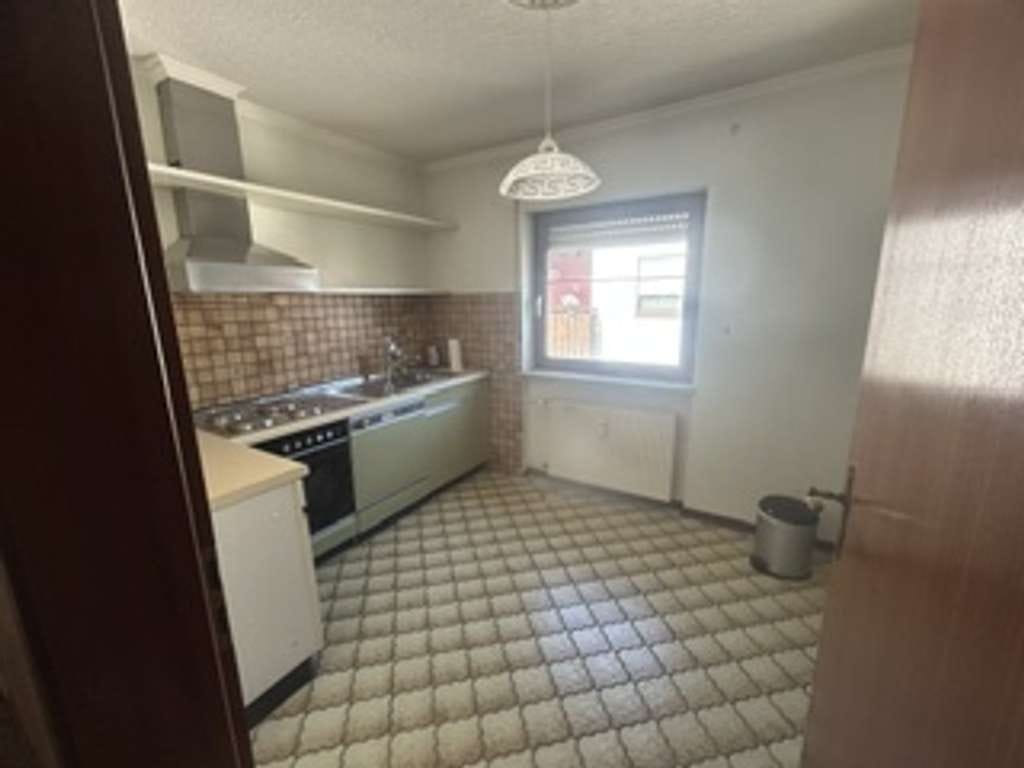 Immobilie in Karlsdorf-Neuthard - Gutgeschnittene 3-Zi.-ETW in ruhiger Lage von Karlsdorf m.  TLB, Gäste-WC, Balkon u. Carport - Bild 3