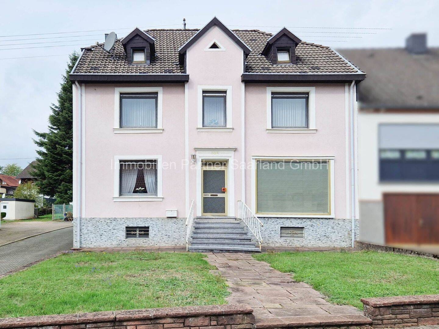 Immobilie in Weiskirchen - Einfamilienhaus plus Nebengebäude - Bild 0