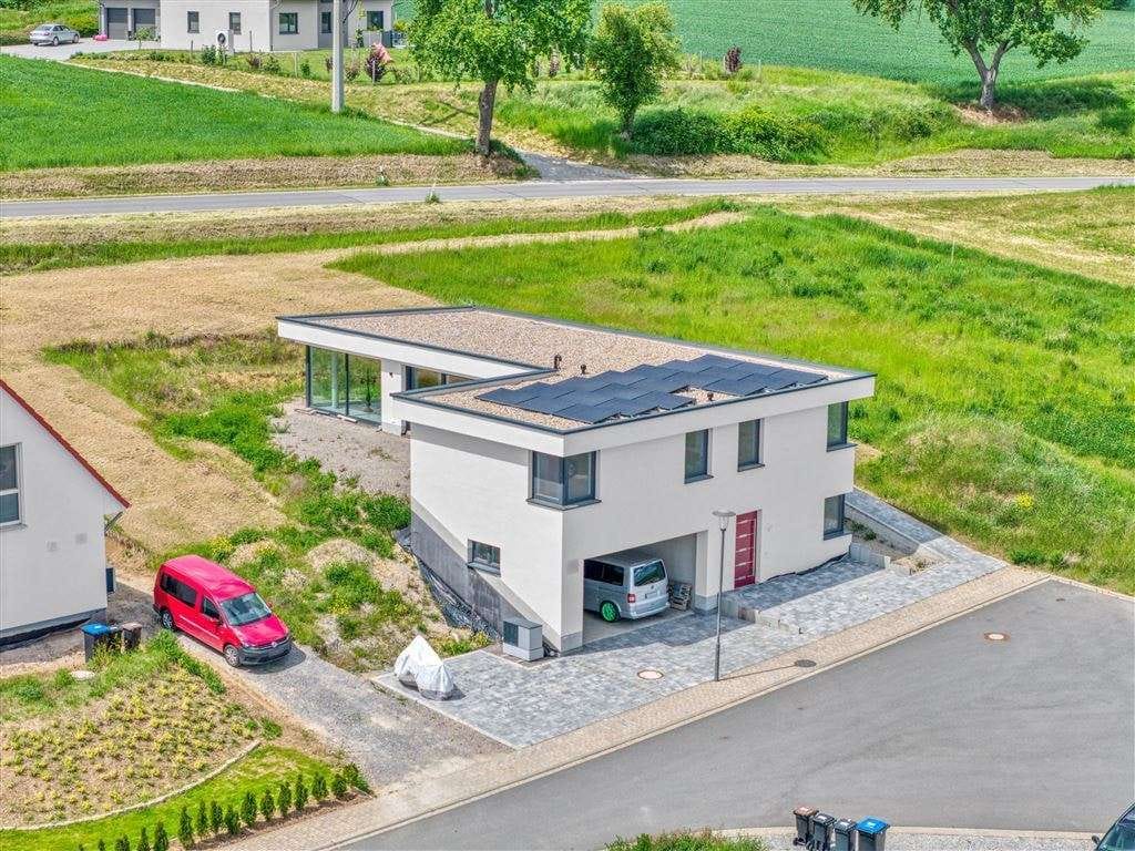 Immobilie in Obernbreit - Exklusives Architektenhaus mit Einliegerwohnung – KfW 40 - Bild 0