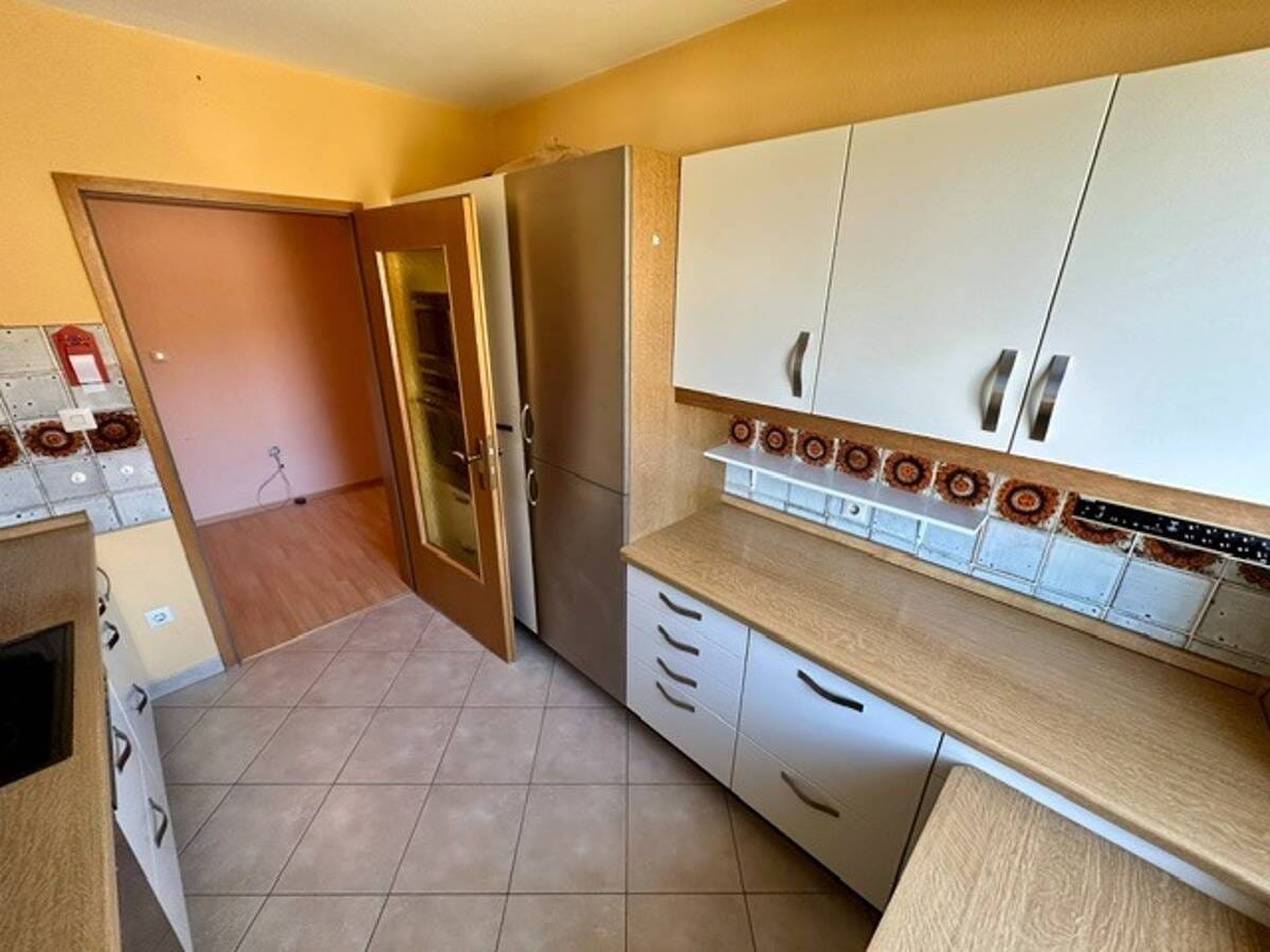 Immobilie in Bad Steben - Sonnige Etagenwohnung in Bad Steben mit geschlossenem Balkon und Einbauküche - Bild 4