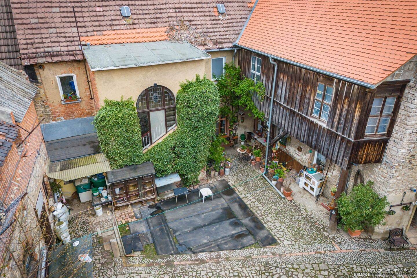 Immobilie in Alsleben - Historisches Mehrfamilienhaus mit Charme, Bestand und Zukunftsperspektive - Bild 1