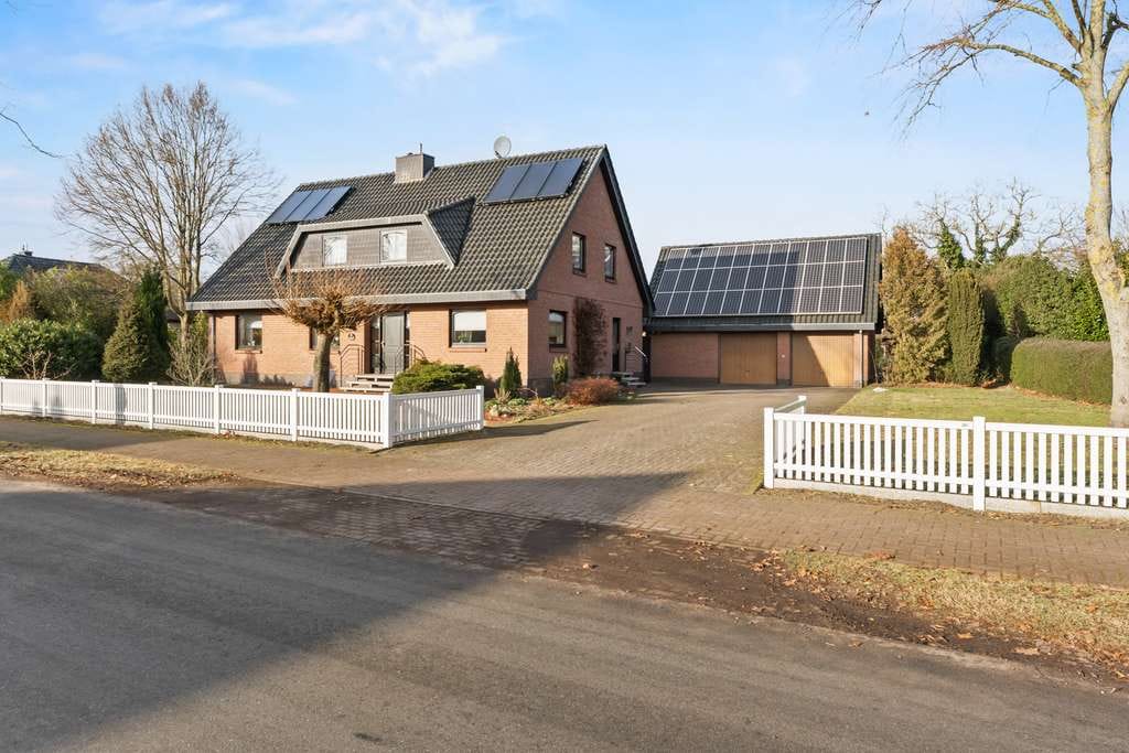 Immobilie in Emtinghausen - Emtinghausen | Gepflegtes, großzügiges Einfamilienhaus mit Naturteich, Solar und Photovoltaikanlage - Bild 1