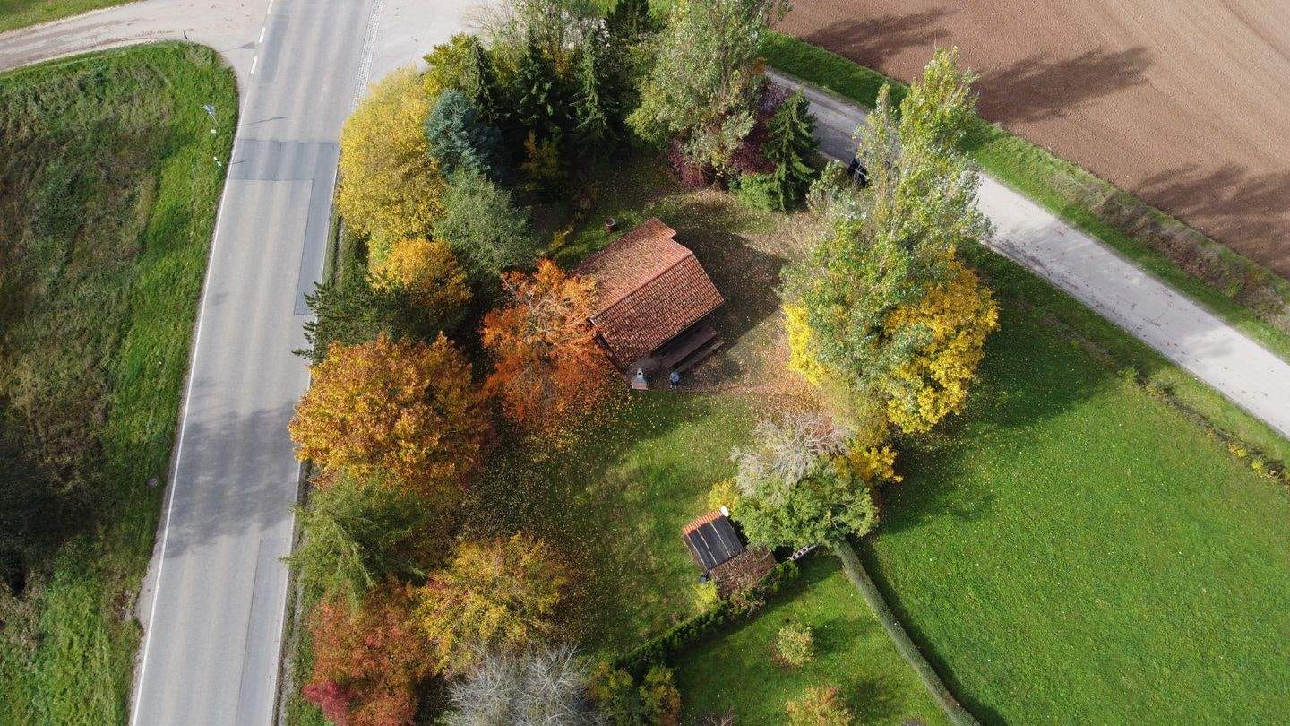 Immobilie in Feuchtwangen - Wochenendgrundstück mit Gartenhaus, 91555 Dorfgütingen - Bild 0