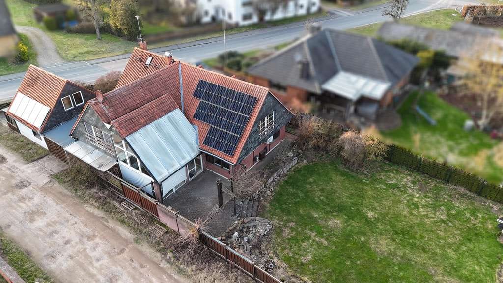 Immobilie in Ehra-Lessien - Vielfältige Nutzungsmöglichkeiten + zahlreiche Modernisierungen bereits getätigt  - Bild 2
