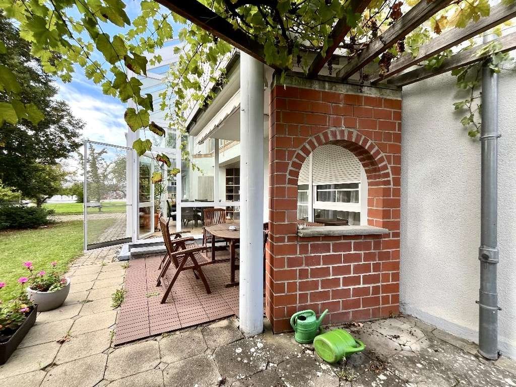 Immobilie in Maselheim - Großzügiges massives 1-2 Familien Architektenhaus in sehr guter Wohnlage bei Biberach mit 2 Garagen - Bild 3