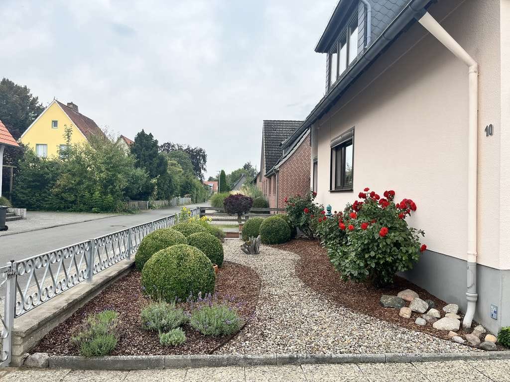 Immobilie in Lüchow - Ein- /Zweifamilienhaus in ruhiger Standrandlage, voll unterkellert, Garage,  gepflegtes Grundstück - Bild 3
