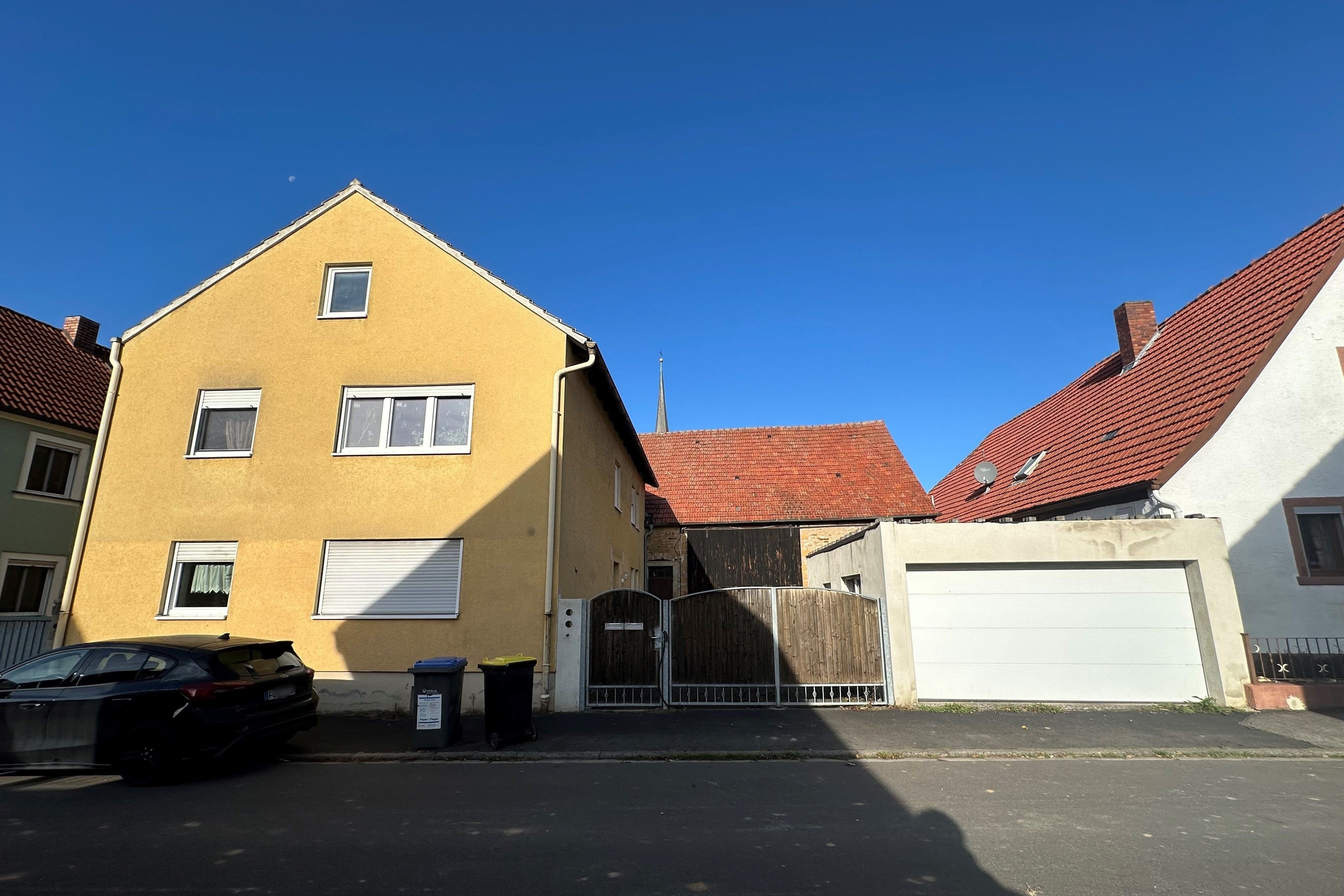Immobilie in Donnersdorf - "HAUS & HOF" für Eigennutzer oder Kapitalanleger! - Bild 0