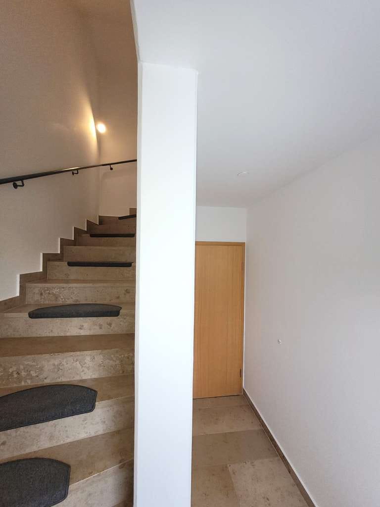 Immobilie in Poing - Charmantes 1-Zi.-DG-Appartement mit Dachgaube & durchdachtem Raumkonzept ! - Bild 2