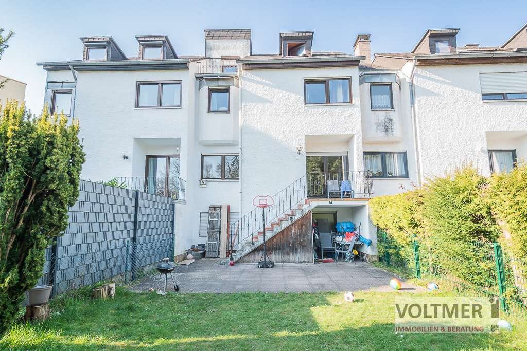 Immobilie in Homburg - RÜCKZUGSORT - Reihenmittelhaus mit Balkonen, Terasse und Garten in ruhiger Lage von Homburg! - Bild 1