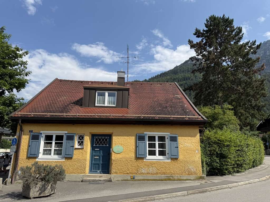 Immobilie in Bad Reichenhall - Vermietetes Einfamilienhaus mit besonderem Charakter in der Alpenstadt Bad Reichenhall - Bild 0